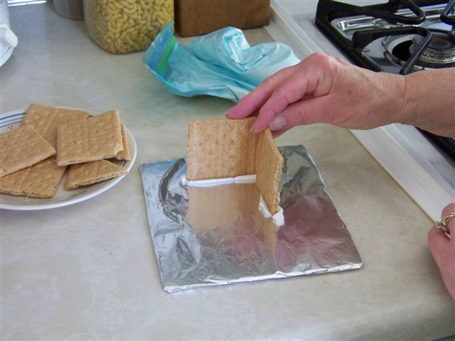 Easy Graham Cracker Gingerbread Houses - Farm Bell Recipes How To Cut Graham Crackers Without Breaking